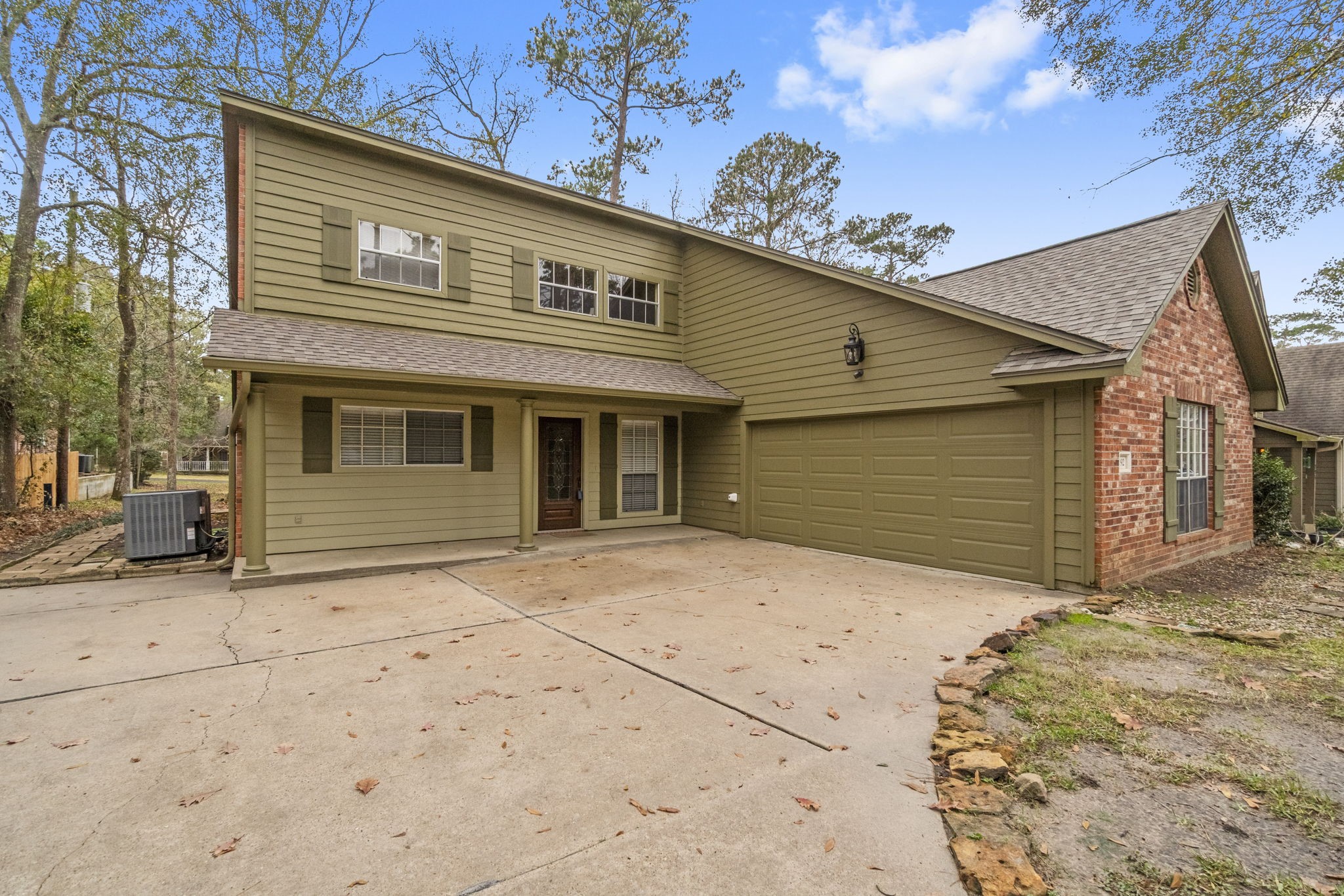 292 Apple Valley Drive Conroe, TX 77304 - Photo 3 of 40 a backyard of a house