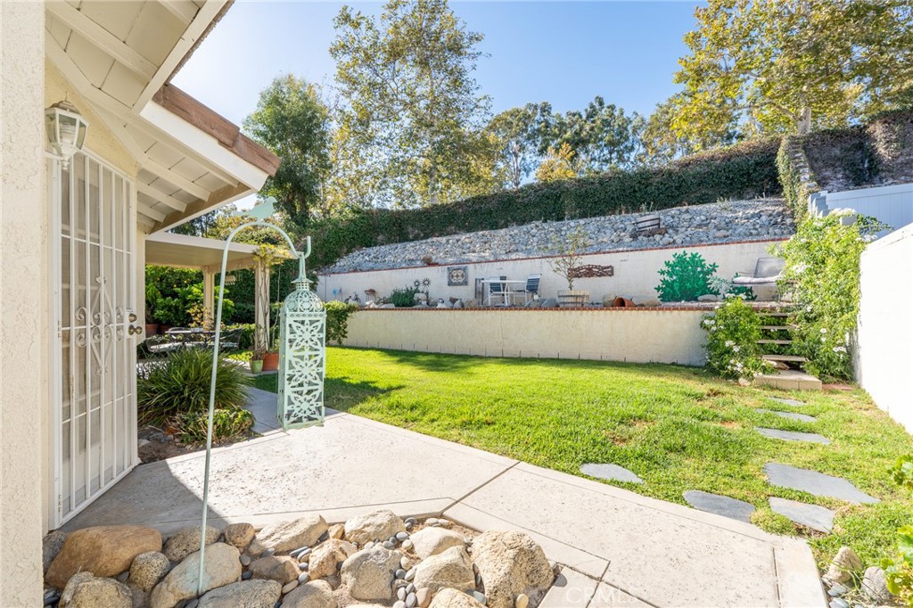 10554 Champagne Road Rancho Cucamonga, CA 91737 - Photo 20 of 25 Fabulous Back Yard