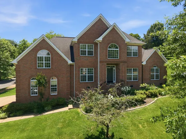 $599,900 | 1046 Island Brook Drive, Hendersonville, TN 37075