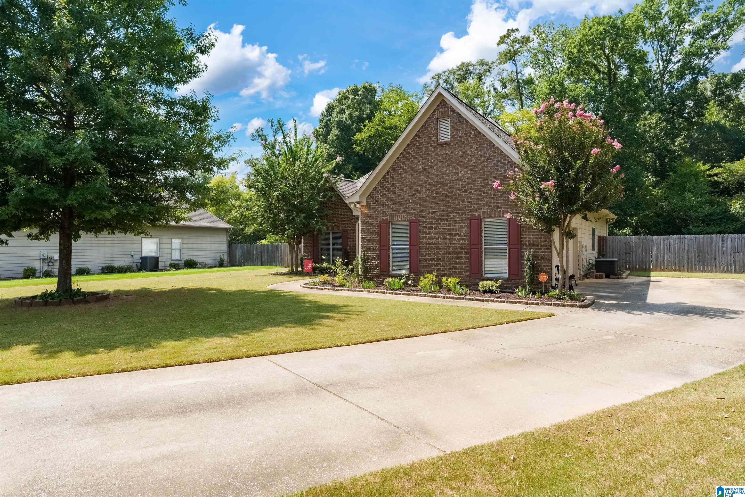 604 Barkley Circle Alabaster, AL 35007 - Photo 3 of 43