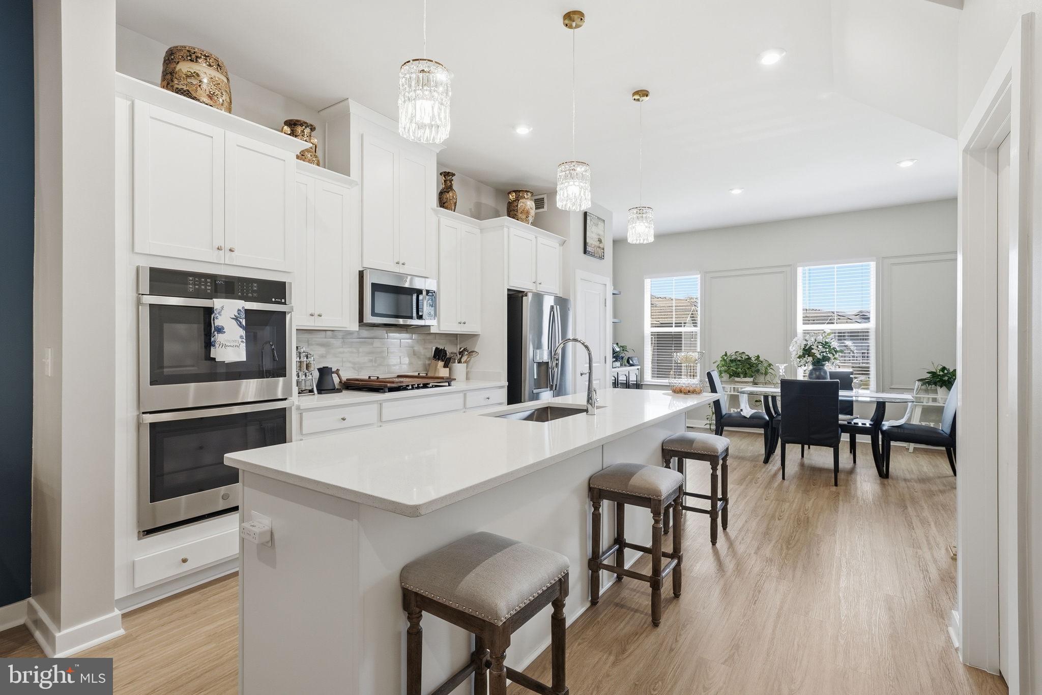 18359 Moss Garden Road Dumfries, VA 22026 - Photo 11 of 59 Gorgeous gourmet kitchen