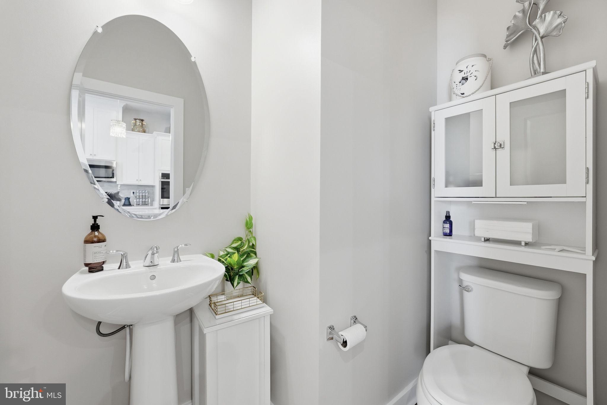 18359 Moss Garden Road Dumfries, VA 22026 - Photo 10 of 59 Powder room on main level