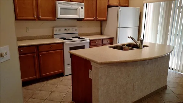 $1,900 | 30105 Mossbank Drive, Wesley Chapel, FL 33543