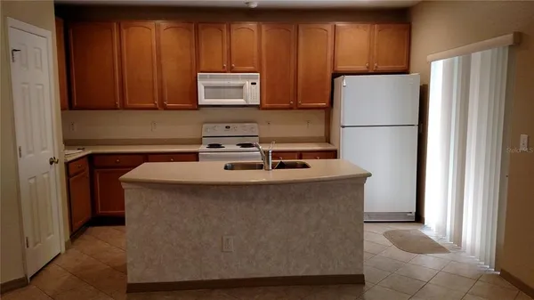 $1,900 | 30105 Mossbank Drive, Wesley Chapel, FL 33543