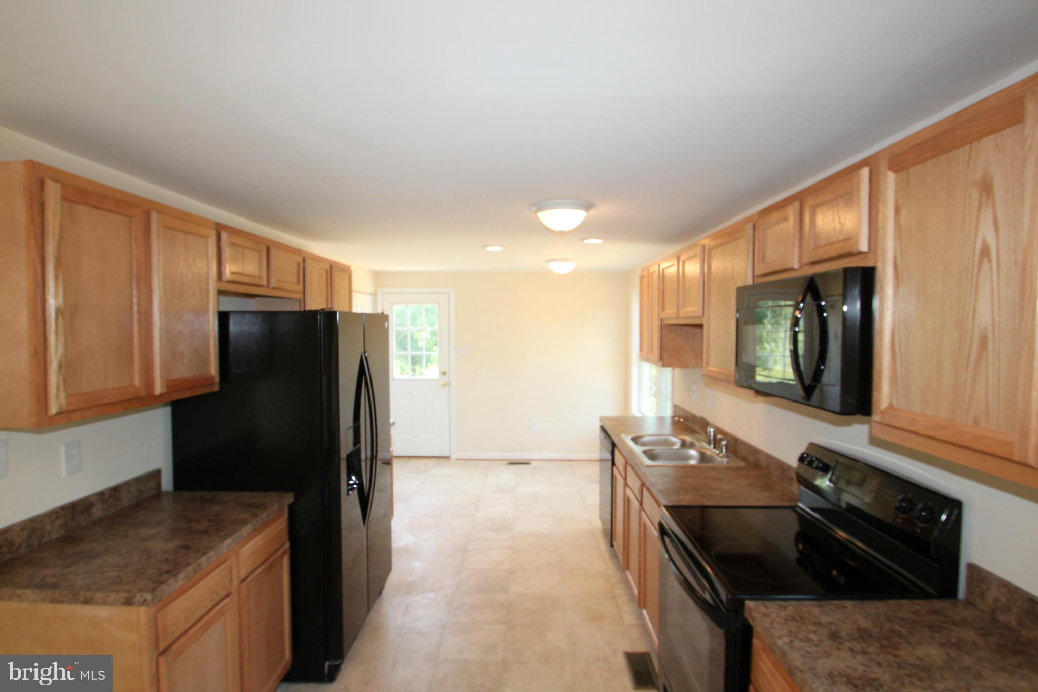 61 Richmond Road Castleton, VA 22716 - Photo 6 of 19 Kitchen