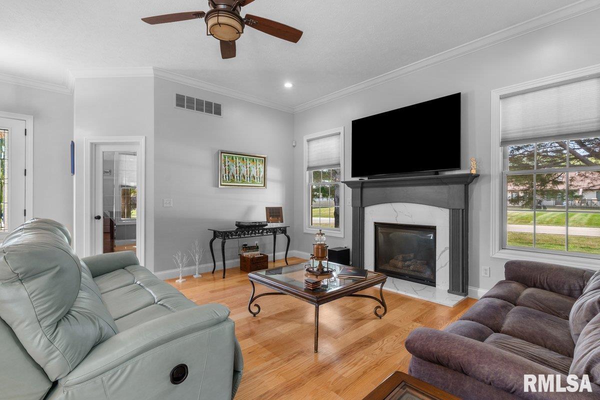 1401 Meadow Rue Drive Springfield, IL 62712 - Photo 8 of 55 Gallery Image 8