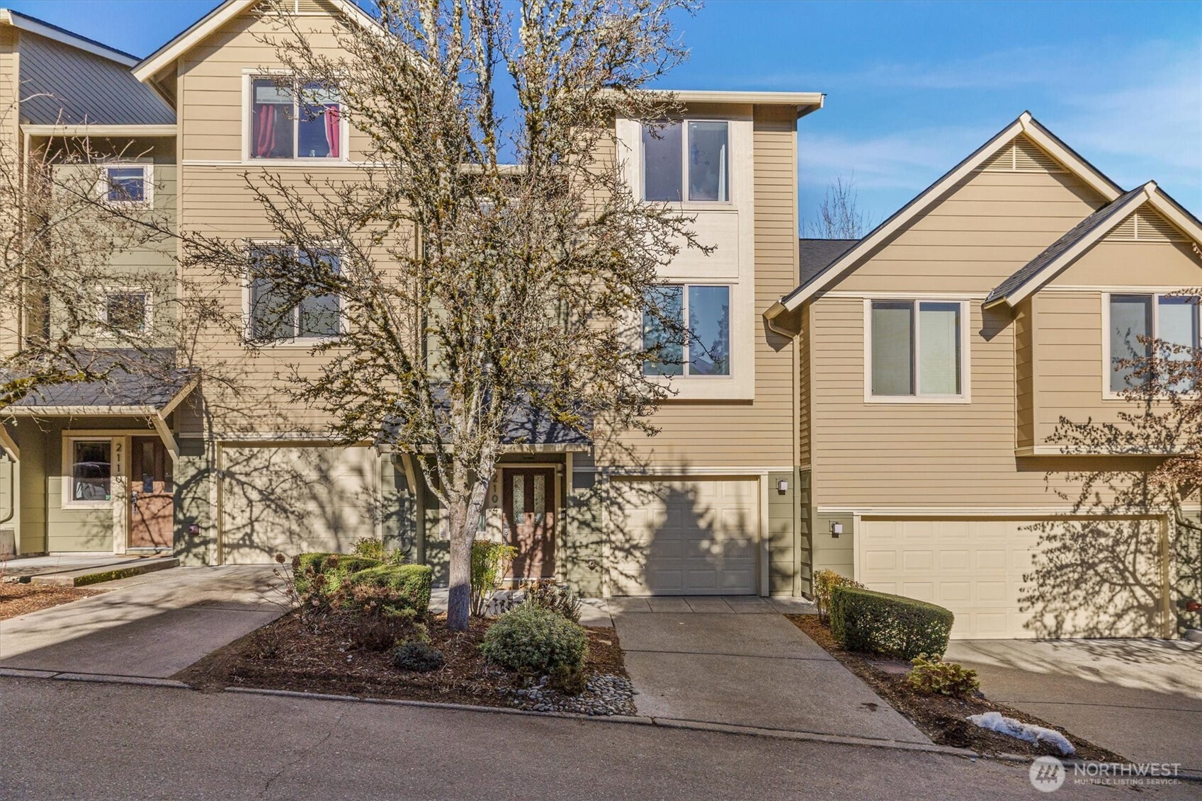 2104 Northwest Boulder Way Drive Issaquah, WA 98027 - Photo 1 of 33 Gallery Image 1