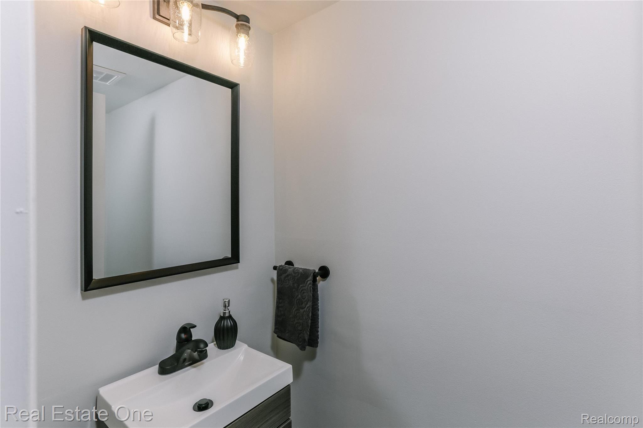 1665 Riverside Drive, Unit 12 Rochester, MI 48309 - Photo 22 of 26 2020.09