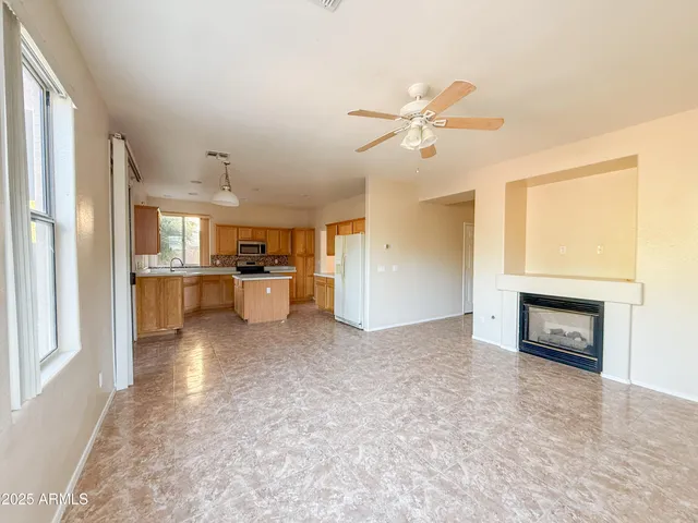 $2,695 | 6874 West Blackhawk Drive, Glendale, AZ 85308