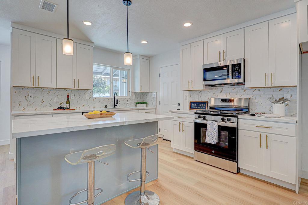 952 Galapago St Spring Valley Spring Valley, CA 91977 - Photo 7 of 19