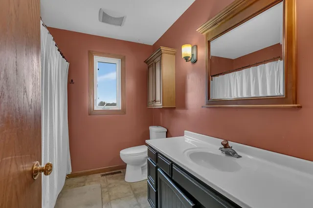 $277,800 | 2721 12th Avenue Northwest, Willmar, MN 56201