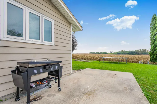 $277,800 | 2721 12th Avenue Northwest, Willmar, MN 56201