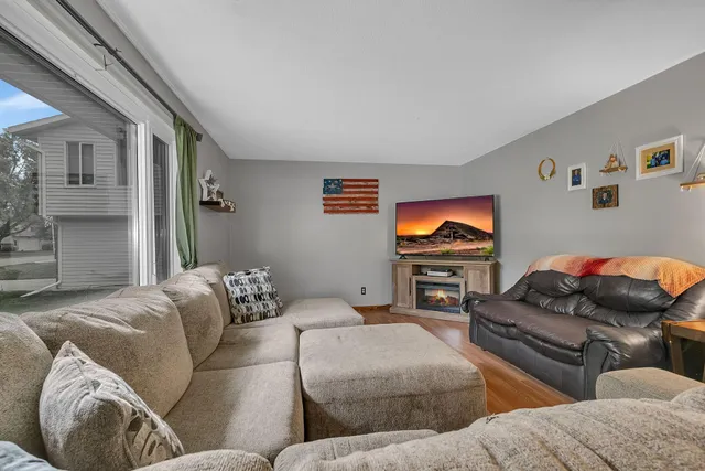 $277,800 | 2721 12th Avenue Northwest, Willmar, MN 56201