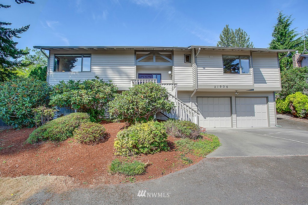 21906 84th Avenue West Edmonds, WA 98026 - Photo 2 of 25 Gallery Image 2