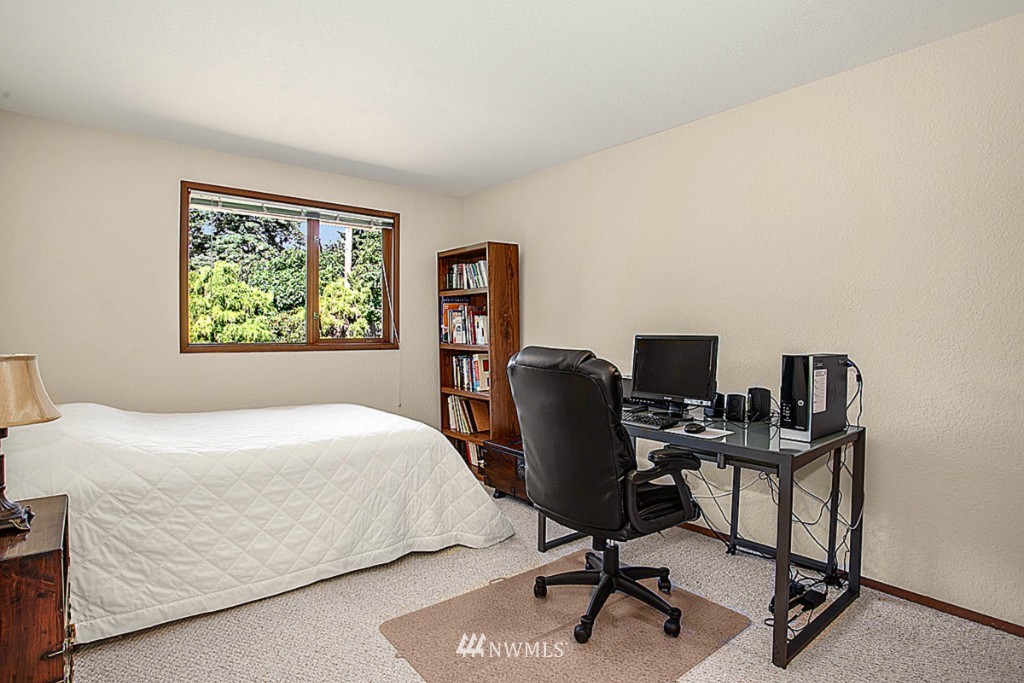 21906 84th Avenue West Edmonds, WA 98026 - Photo 15 of 25 Gallery Image 15