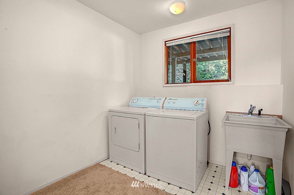 21906 84th Avenue West Edmonds, WA 98026 - Photo 17 of 25 Gallery Image 17