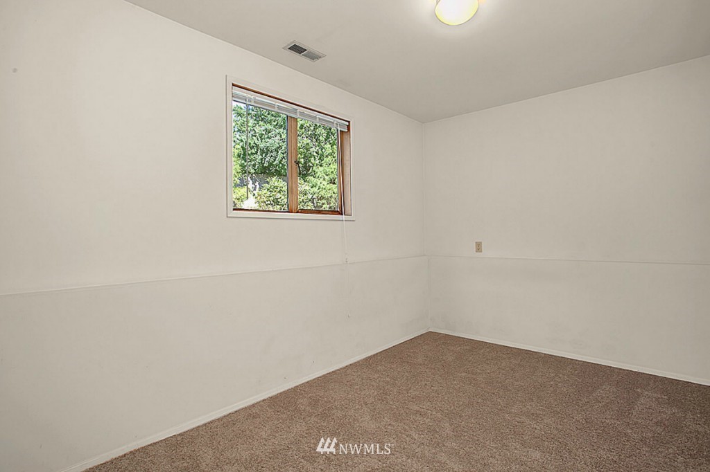 21906 84th Avenue West Edmonds, WA 98026 - Photo 21 of 25 Gallery Image 21