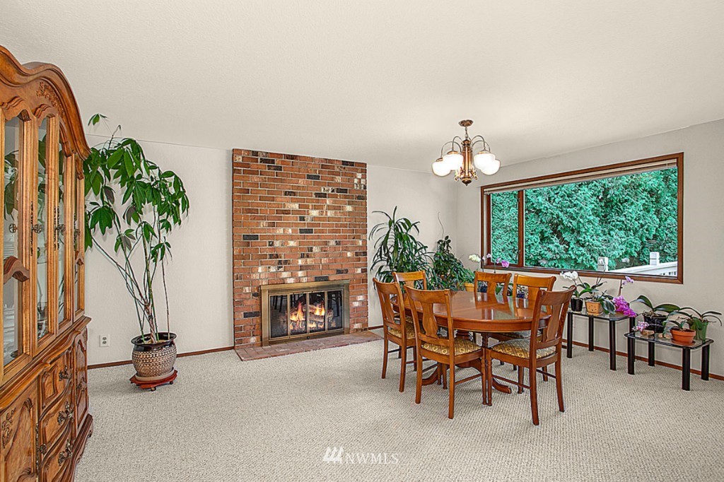 21906 84th Avenue West Edmonds, WA 98026 - Photo 6 of 25 Gallery Image 6