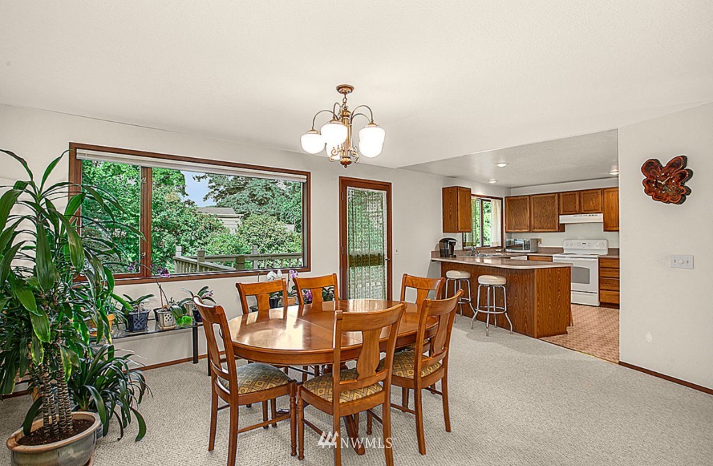 21906 84th Avenue West Edmonds, WA 98026 - Photo 7 of 25 Gallery Image 7