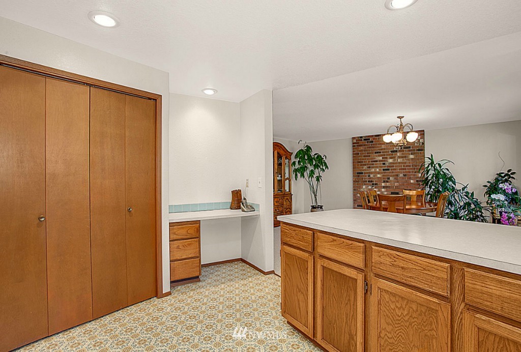 21906 84th Avenue West Edmonds, WA 98026 - Photo 10 of 25 Gallery Image 10