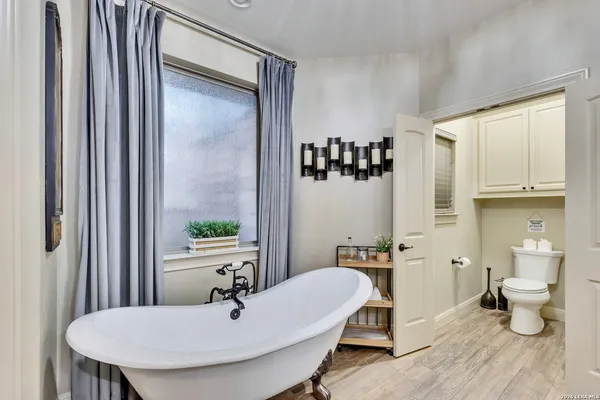 $689,000 | 2503 Ford Cove, Lago Vista, TX 78645