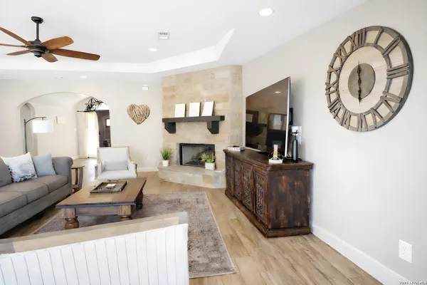 $689,000 | 2503 Ford Cove, Lago Vista, TX 78645