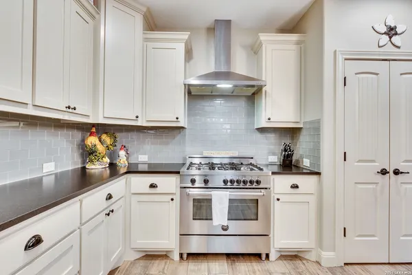 $689,000 | 2503 Ford Cove, Lago Vista, TX 78645