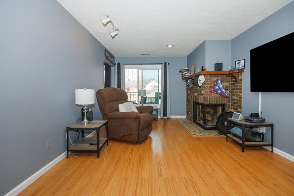 $159,900 | 601 North Main Street, Unit 4N, Normal, IL 61761