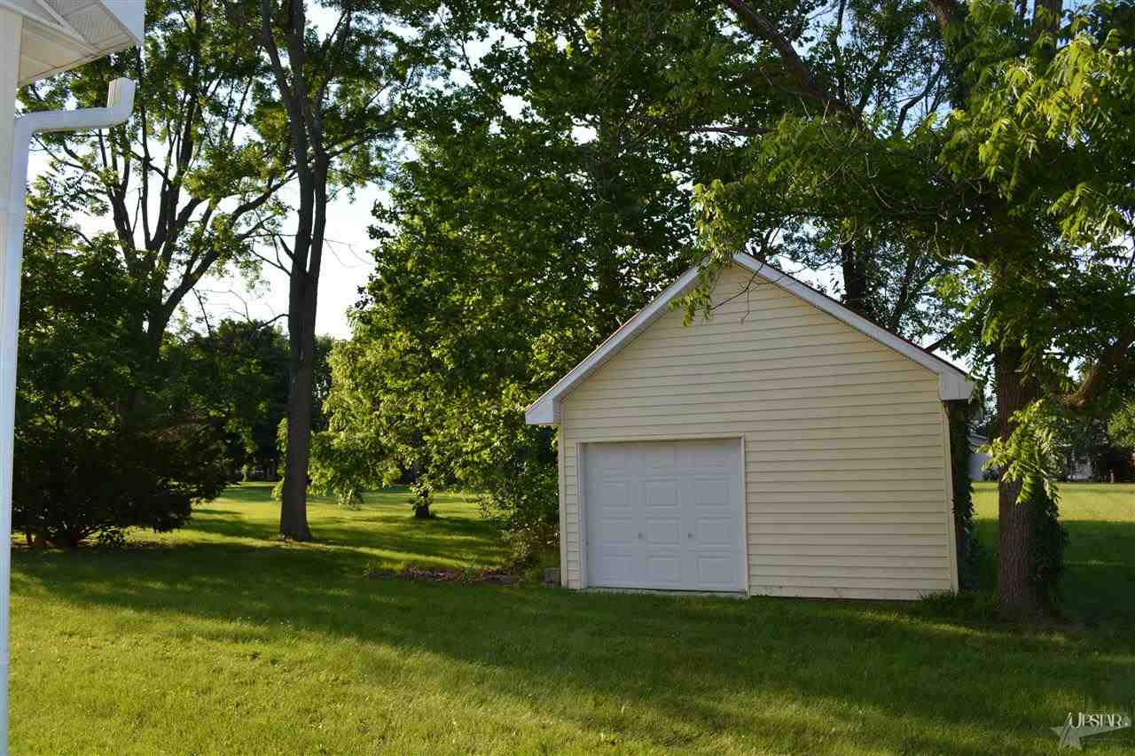 9406 Aboite Center Road Fort Wayne, IN 46804 - Photo 3 of 22 Gallery Image 3