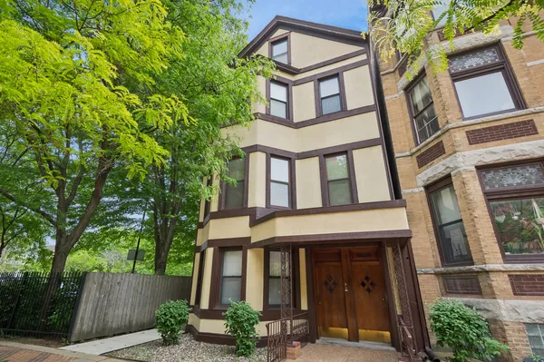 $1,950 | 1413 West Oakdale Avenue, Unit 3F, Chicago, IL 60657