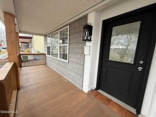$2,300 | 27 McElwain Avenue, Unit 2, Cohoes, NY 12047