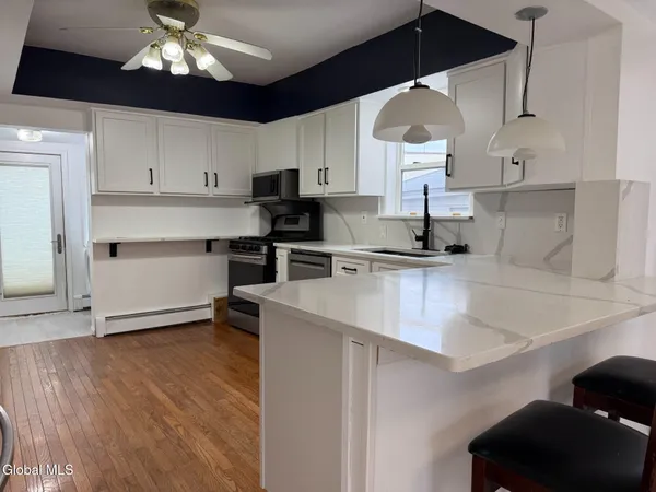 $2,300 | 27 McElwain Avenue, Unit 2, Cohoes, NY 12047