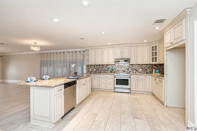 $288,000 | 1954 Wildlife Drive, Baton Rouge, LA 70816