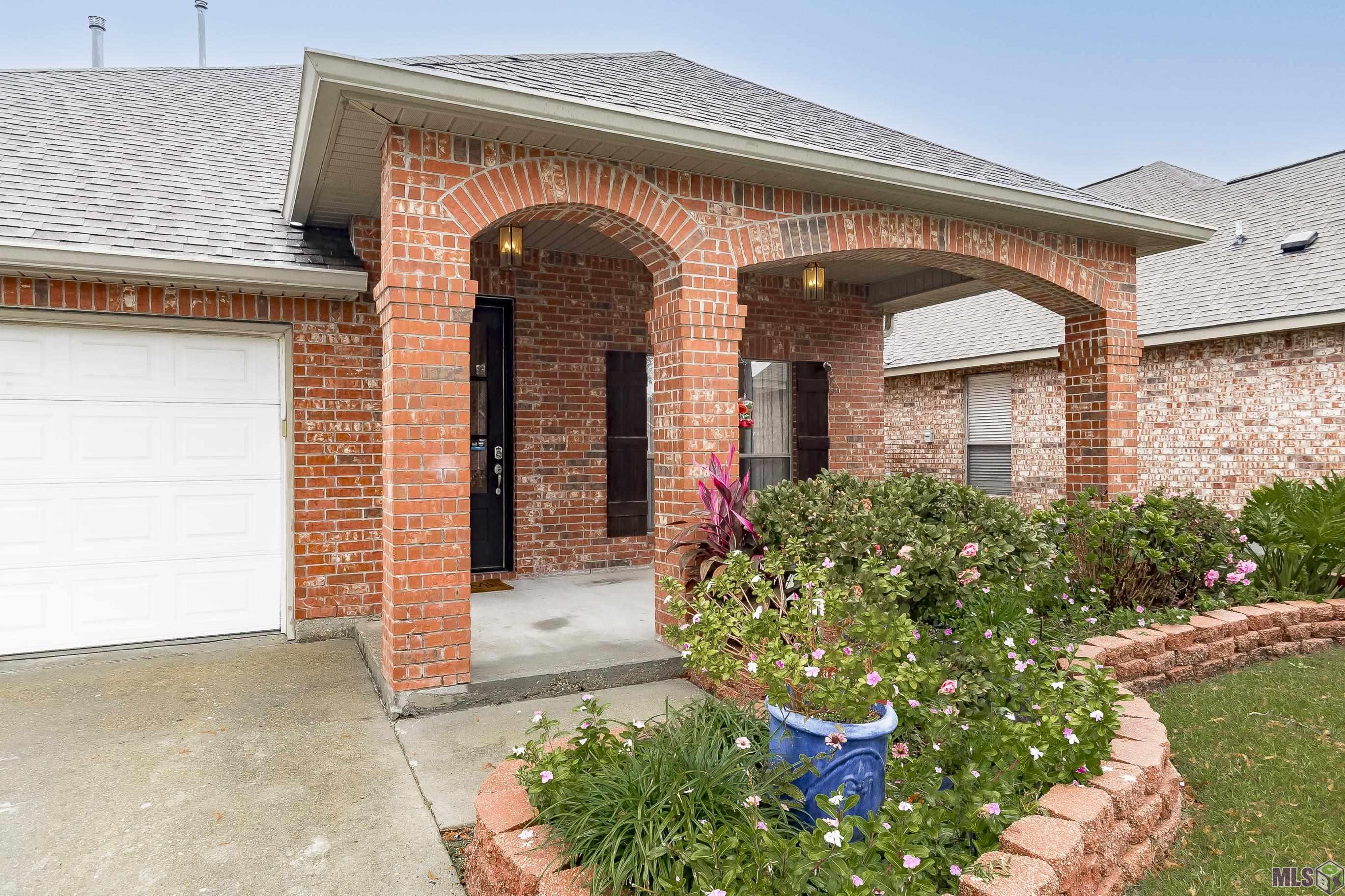 1954 Wildlife Drive Baton Rouge, LA 70816 - Photo 2 of 24