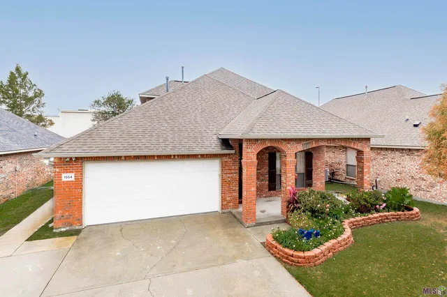 $288,000 | 1954 Wildlife Drive, Baton Rouge, LA 70816