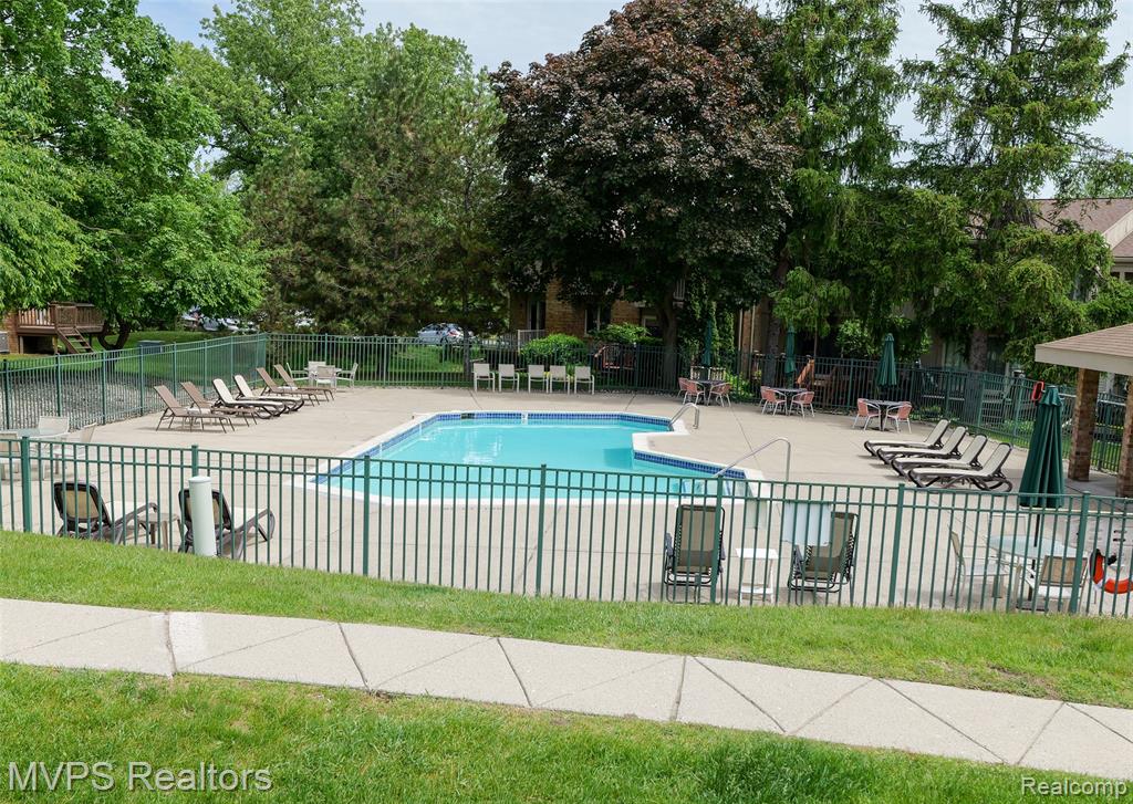 804 Oak Brook Ridge Drive, Unit 149 Rochester, MI 48307 - Photo 27 of 31