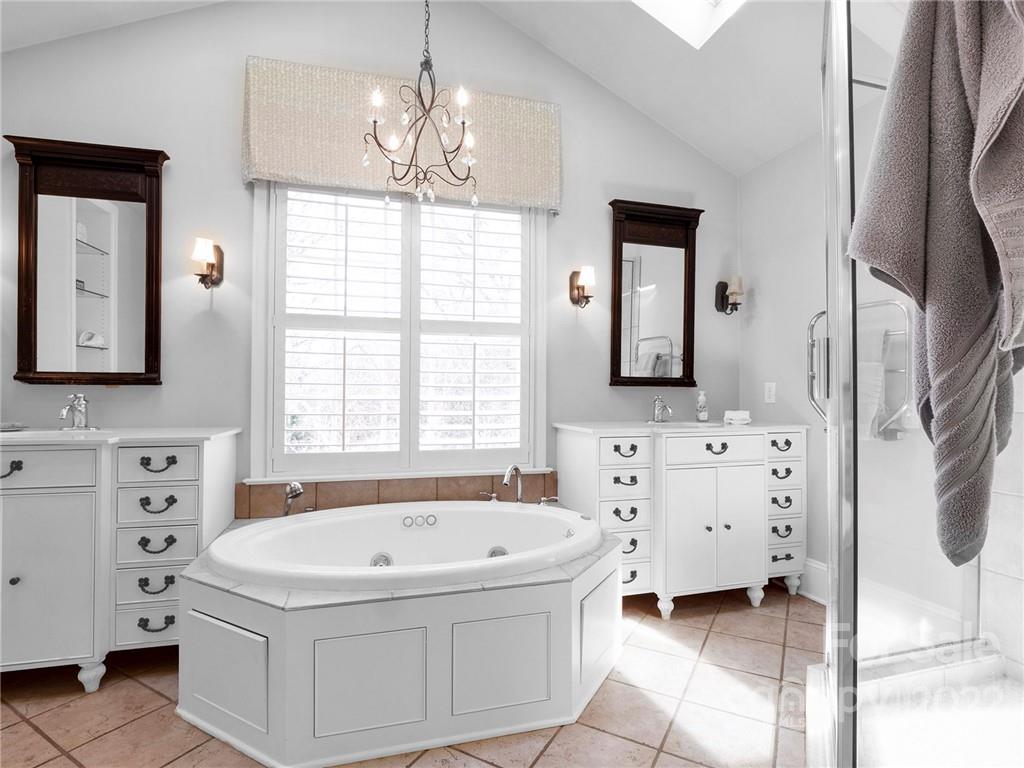 1546 Providence Road Charlotte, NC 28207 - Photo 24 of 47 Gallery Image 24