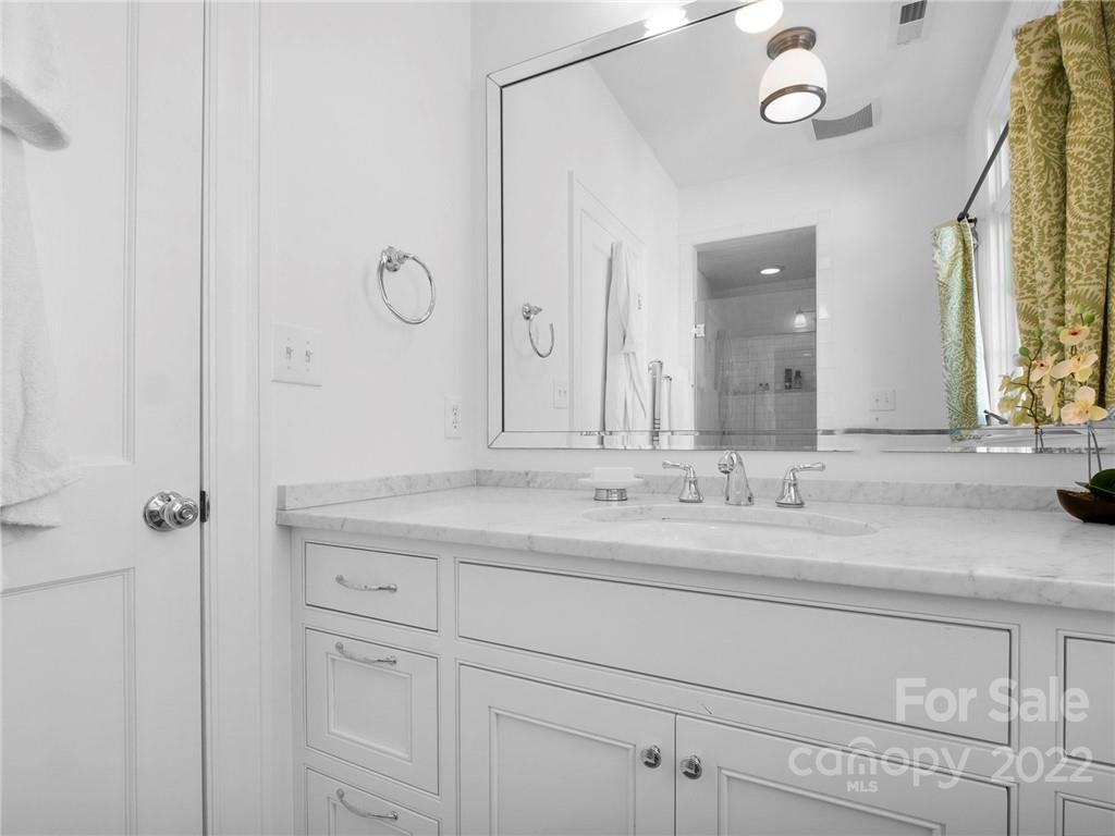 1546 Providence Road Charlotte, NC 28207 - Photo 34 of 47 Gallery Image 34