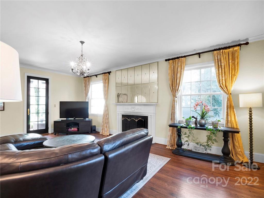 1546 Providence Road Charlotte, NC 28207 - Photo 6 of 47 Gallery Image 6