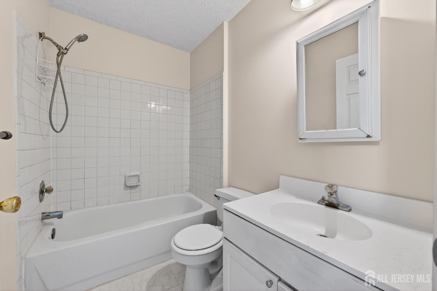 22 Guisborough Way Edison, NJ 08820 - Photo 19 of 22