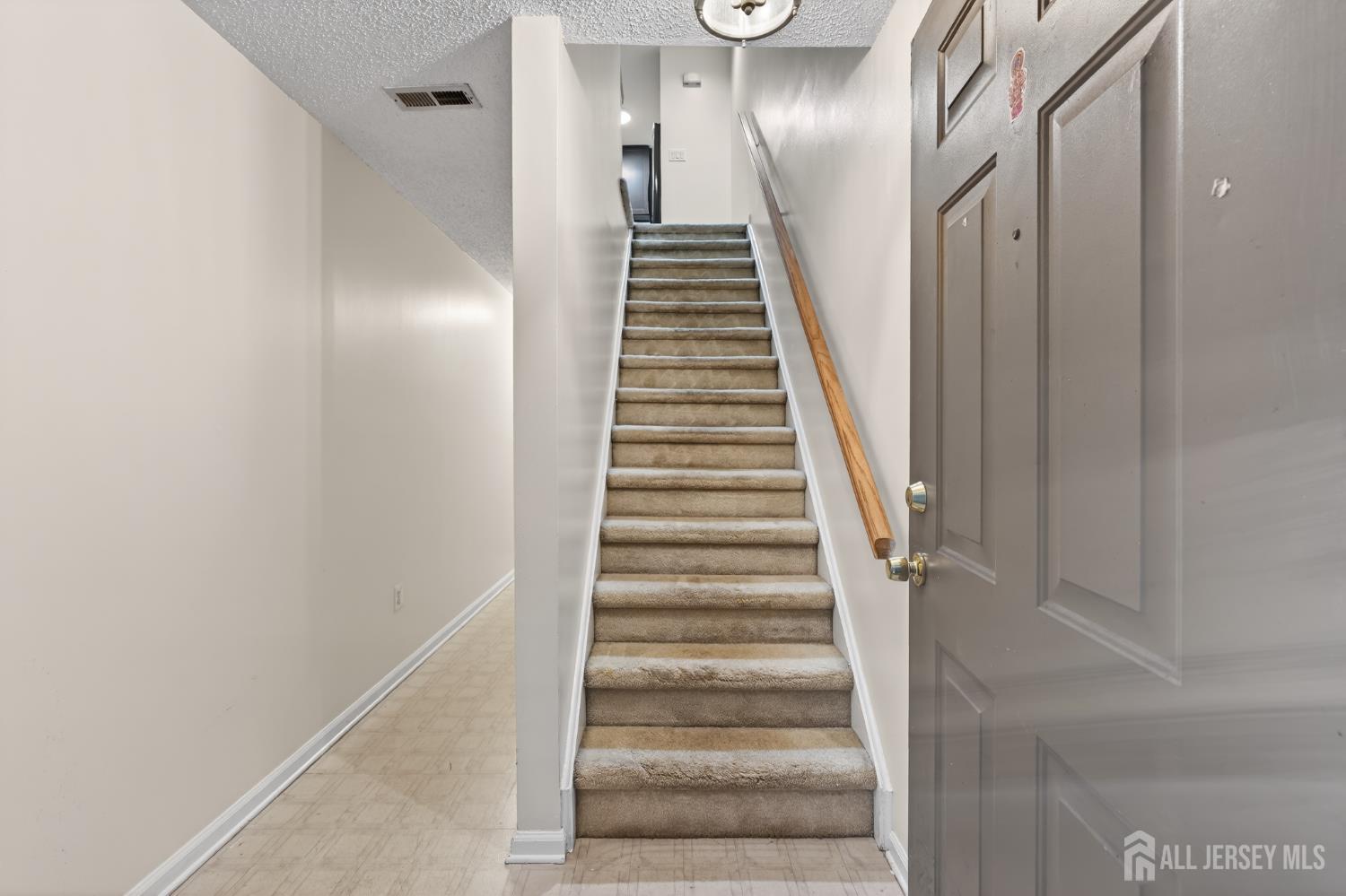 22 Guisborough Way Edison, NJ 08820 - Photo 2 of 22