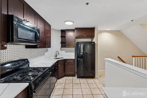 $2,700 | 22 Guisborough Way, Edison, NJ 08820