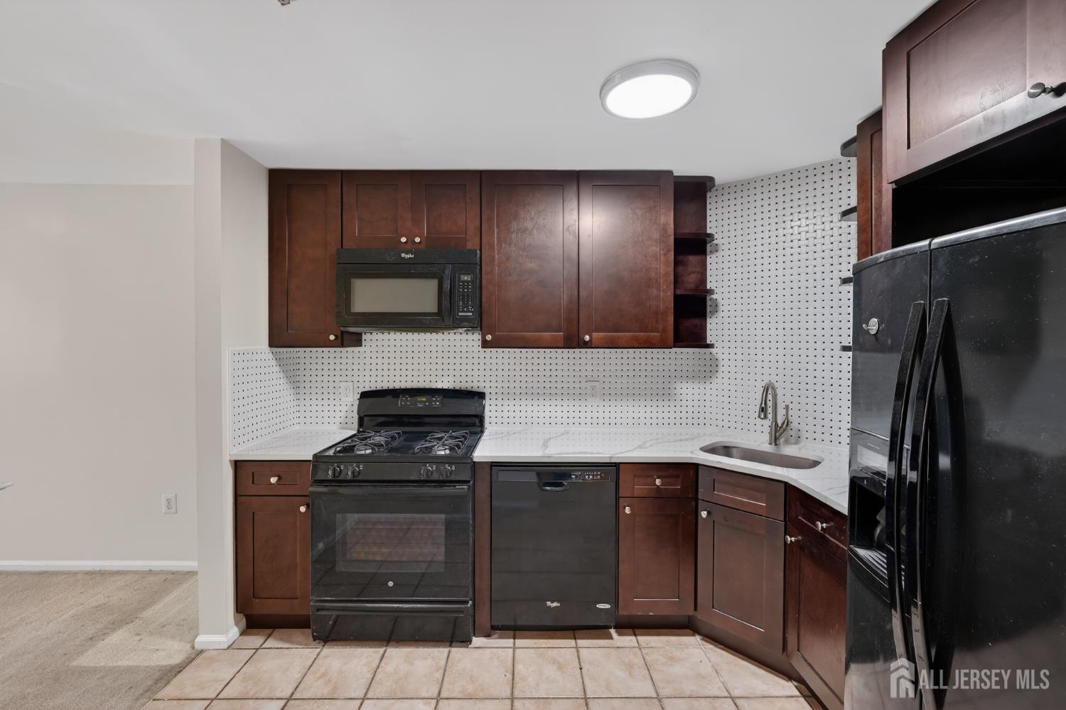 22 Guisborough Way Edison, NJ 08820 - Photo 5 of 22