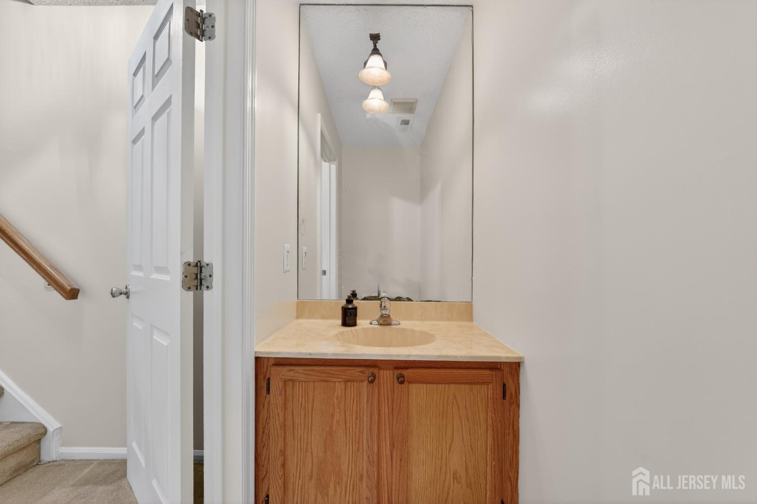 22 Guisborough Way Edison, NJ 08820 - Photo 8 of 22