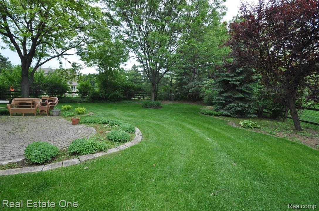 1163 Chaffer Drive Rochester, MI 48306 - Photo 27 of 30 25.JPG