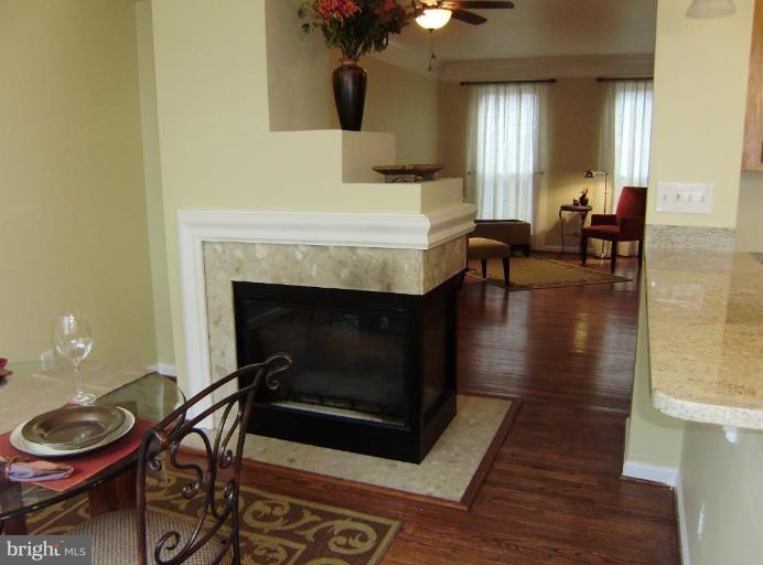6011 Riddle Walk Alexandria, VA 22312 - Photo 7 of 25 A family room adjoins the kitchen!