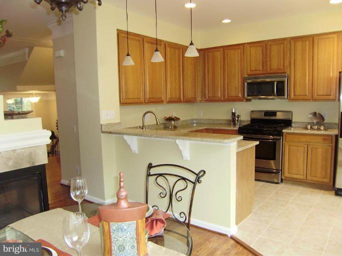 6011 Riddle Walk Alexandria, VA 22312 - Photo 9 of 25 Lots of cabinets, stainless, granite and more!