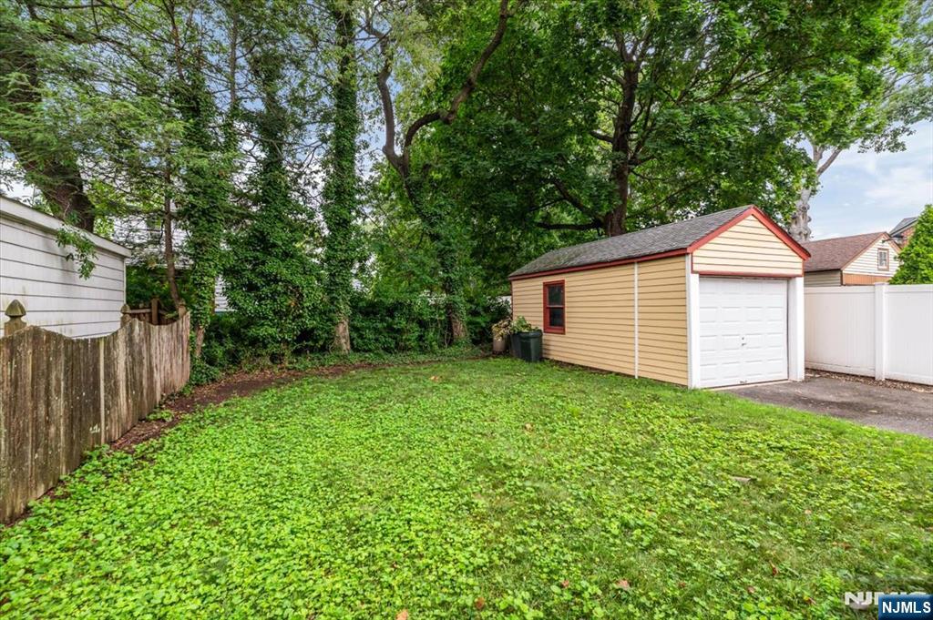 314 Mountain Way Rutherford, NJ 07070 - Photo 25 of 31