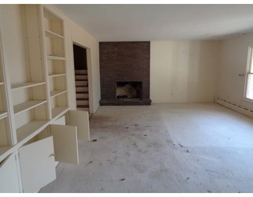 101 Russell Road Framingham, MA 01702 - Photo 3 of 24 Gallery Image 3