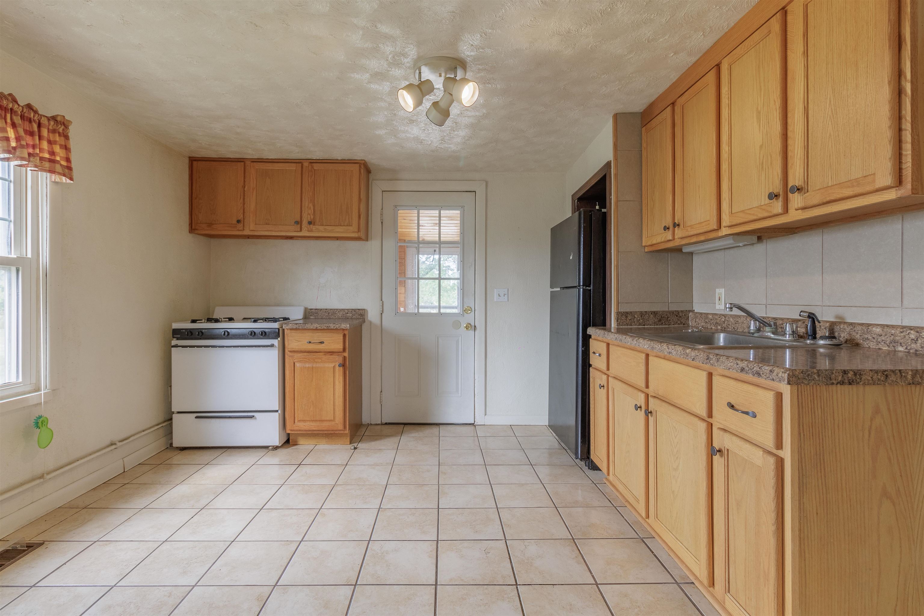 15354 Imlay City Road Capac, MI 48014 - Photo 15 of 53 kitchen